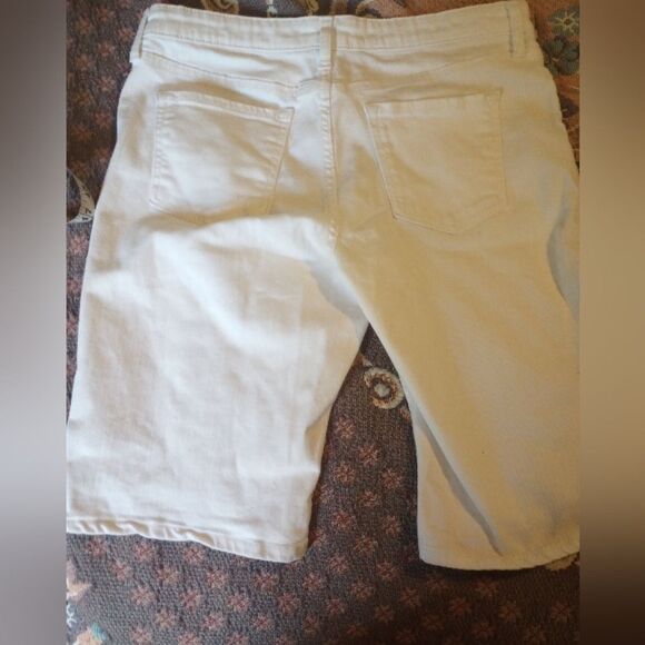 - Gap White Denim Bermuda Shorts - Picture 7 of 7